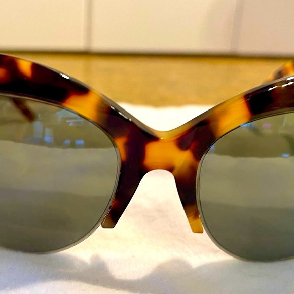 Pomellato tortoise shell gold accent cat’s eye sunglasses with case. NWOT - Picture 5 of 7
